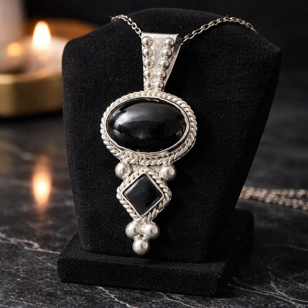 Stunning Onyx Gemstone Pendant 21.89 G Sterling Silver